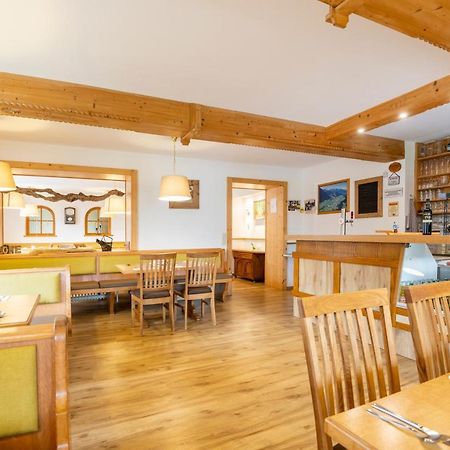Hotel Pension Barbara Sankt Martin am Tennengebirge Exteriör bild
