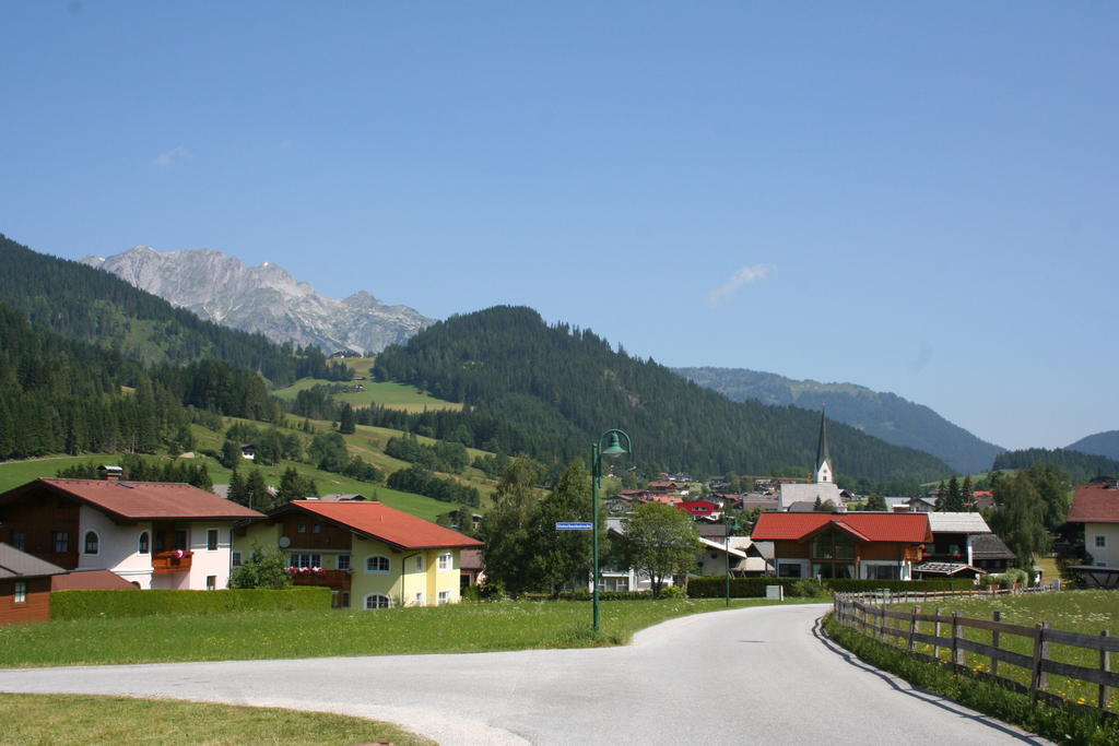 Hotel Pension Barbara Sankt Martin am Tennengebirge Exteriör bild