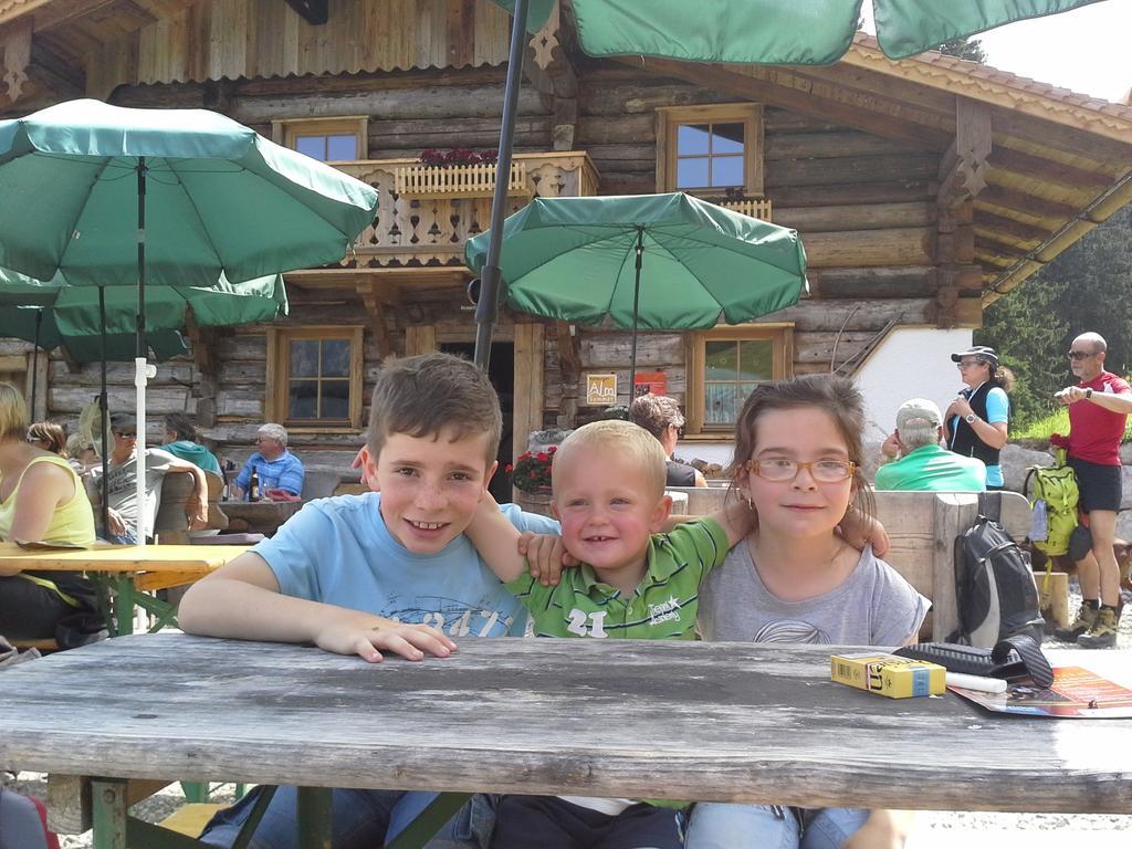 Hotel Pension Barbara Sankt Martin am Tennengebirge Exteriör bild