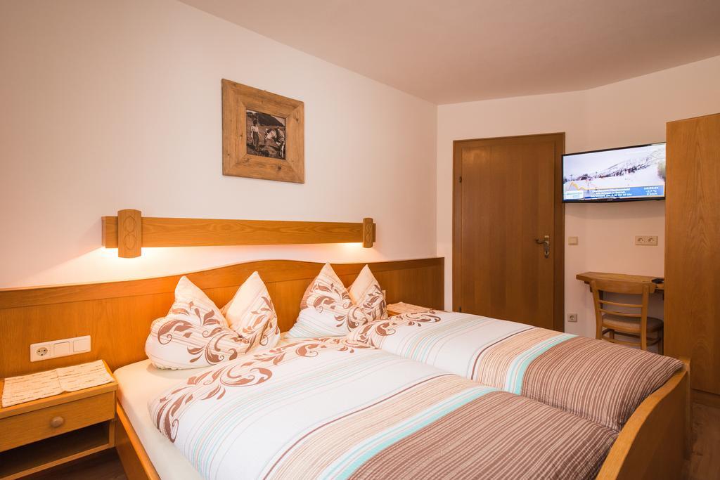 Hotel Pension Barbara Sankt Martin am Tennengebirge Exteriör bild