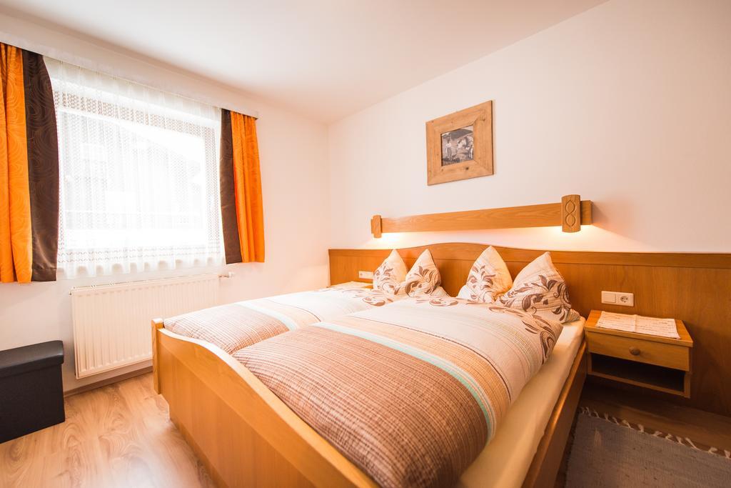 Hotel Pension Barbara Sankt Martin am Tennengebirge Exteriör bild