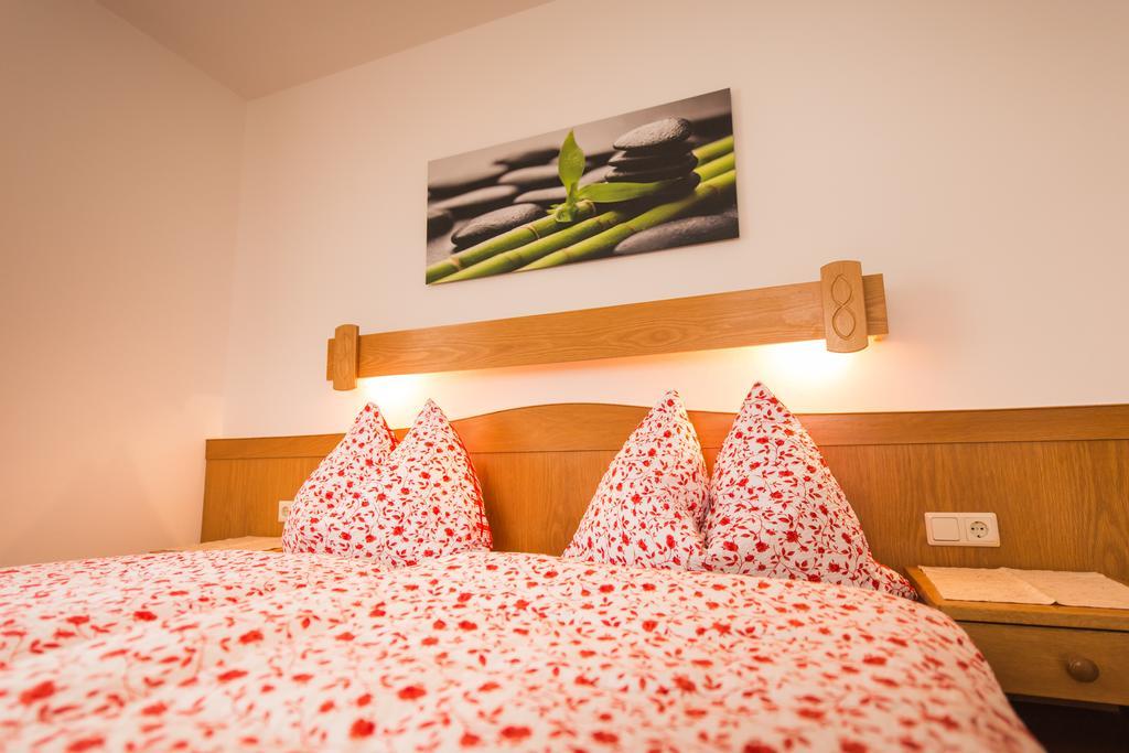 Hotel Pension Barbara Sankt Martin am Tennengebirge Exteriör bild