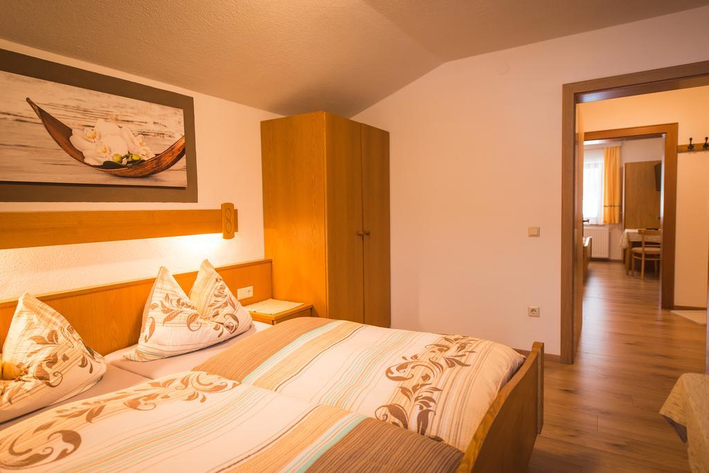 Hotel Pension Barbara Sankt Martin am Tennengebirge Exteriör bild
